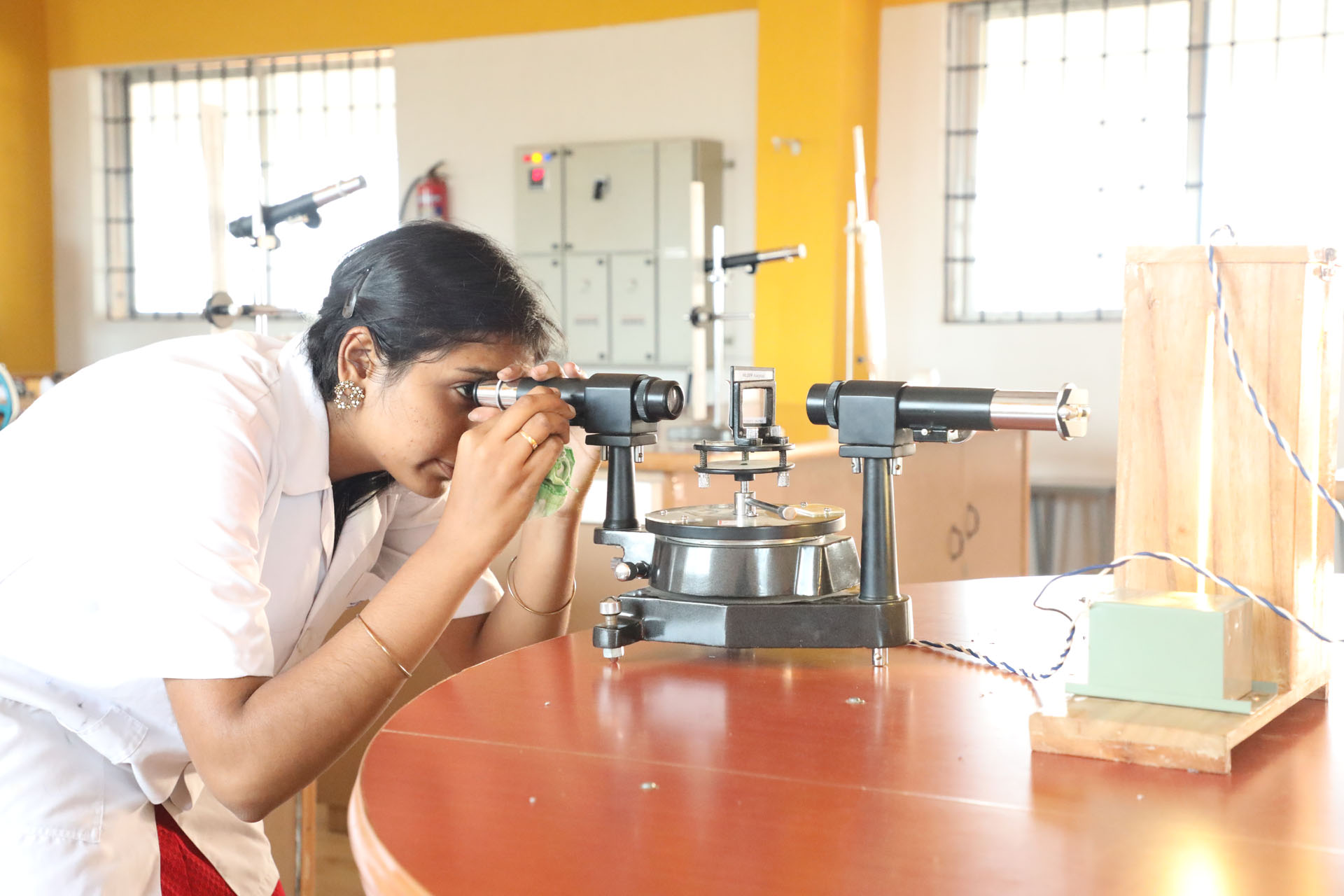 ZOOLOGY LABORATORY